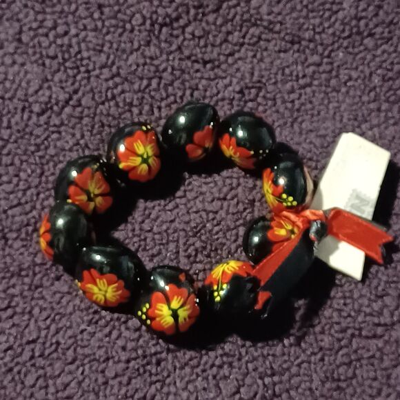 Genuine Black Kukui Nut Bracelet w/ Hand Painted Red Hibiscus Flowers - Picture 2 of 2